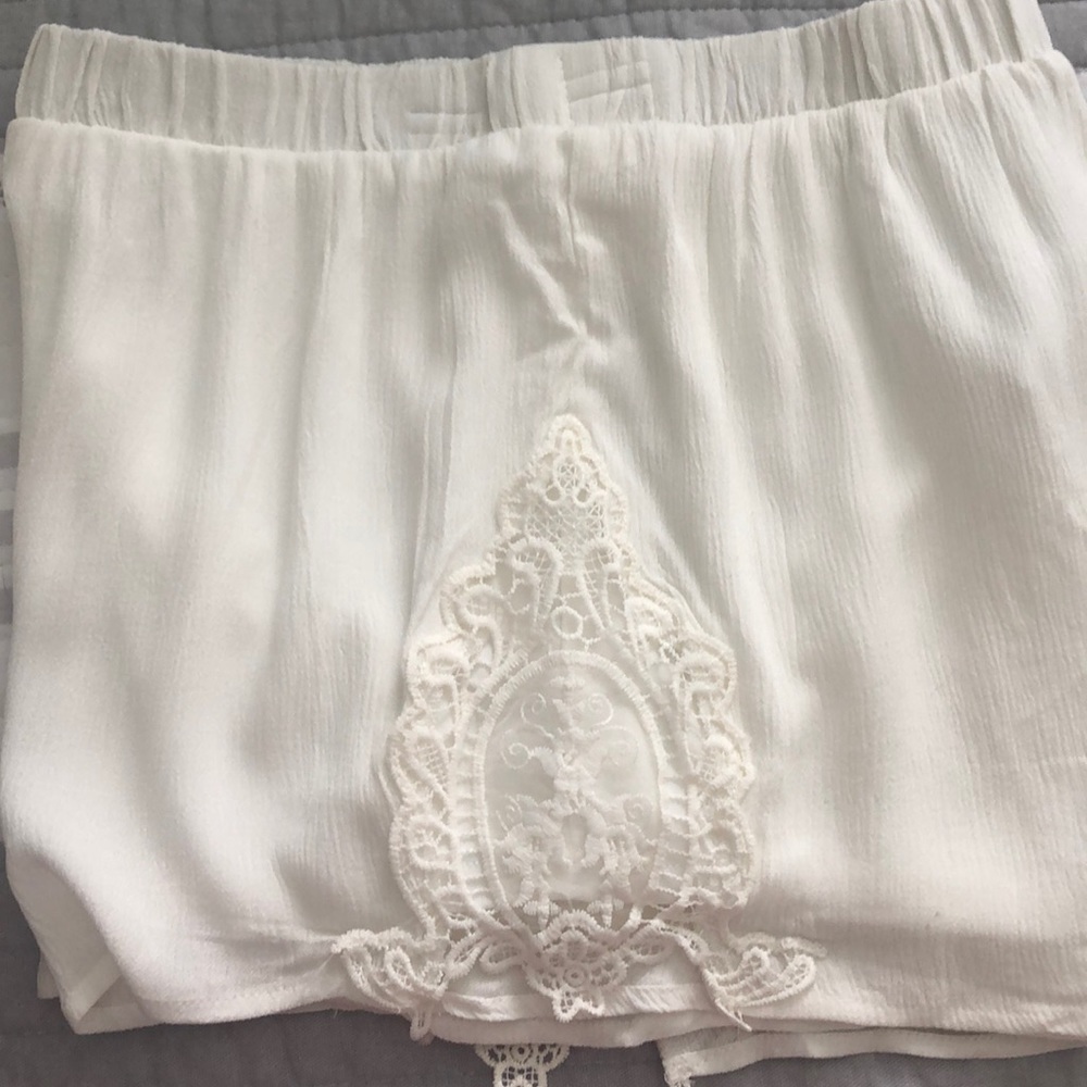 Shorts - Picture 2 of 3